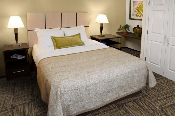 Candlewood Suites Sayre image 23